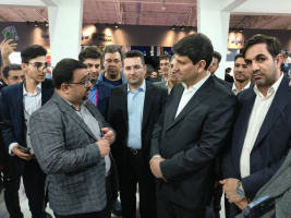 وزیر ارتباطات از غرفه پارک فناوری اطلاعات و ارتباطات بازدید کرد